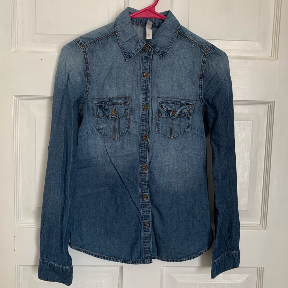 Xhilaration XS Long Sleeve Button-Up Blue Shirt